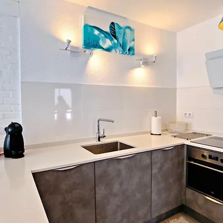Paradise By The Sea Apartment