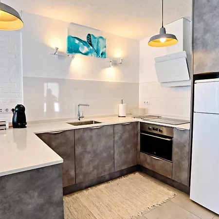 Apartment Paradise By The Sea